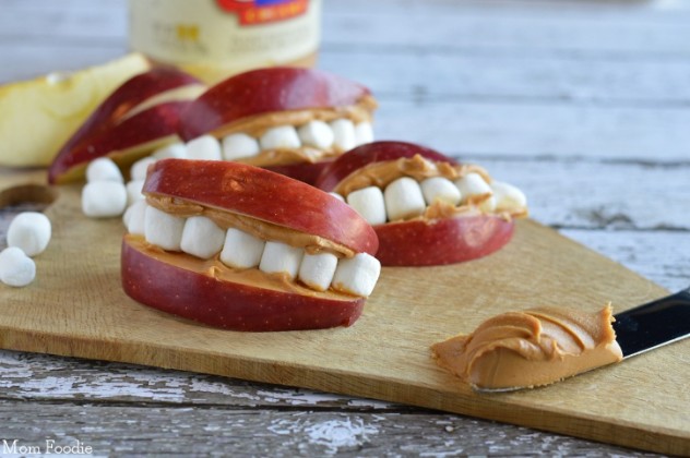 Apple-Peanut-butter-teeth